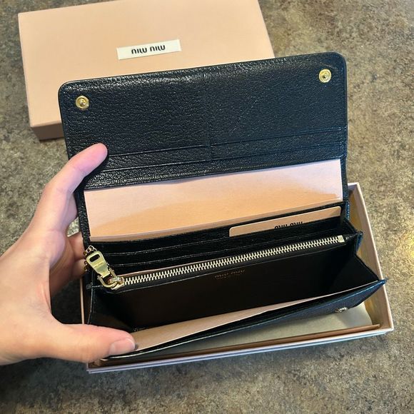2in1 Miu Miu Long Snap Wallet Leather Black with original box - Picture 2 of 15